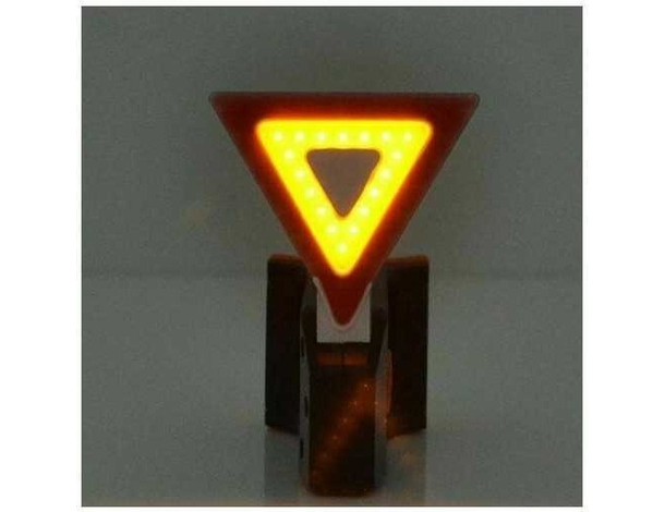 Triangolo LED per Segnalazione Posizione Bici Luce Intermittente USB Strobo... Triangolo LED per Segnalazione Posizione Bici Luce Intermittente USB Strobo...