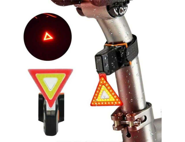 Triangolo LED per Segnalazione Posizione Bici Luce Intermittente USB Strobo... Triangolo LED per Segnalazione Posizione Bici Luce Intermittente USB Strobo...