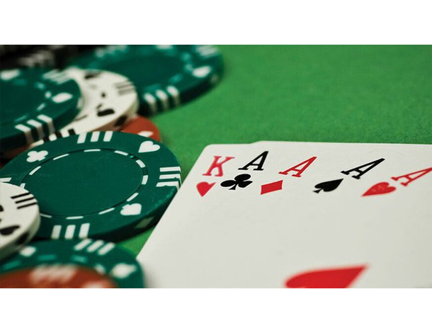 6 Mazzi Carte da Gioco Poker 52 Plastificate Black Jack Giochi Ramino Scala...