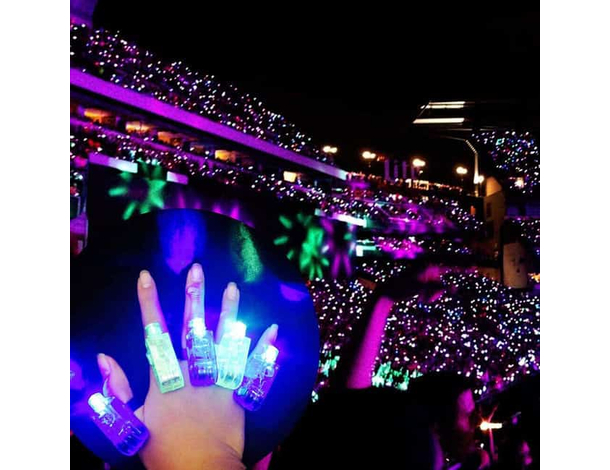 10 Luci a Led Dita Psichedeliche Anelli da Dito a Batteria Colorati Party...