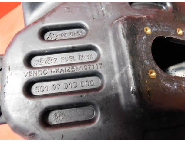 Serbatoio benzina carburante KTM Duke 125 2010 2012 Mary 640 8