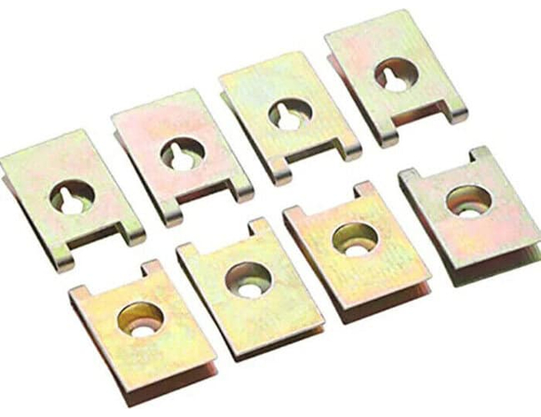 240x Dadi a U Clip Di Fissaggio per Auto Carrozzeria in Metallo 20,5x13,5mm...