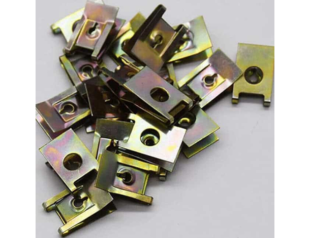 240x Dadi a U Clip Di Fissaggio per Auto Carrozzeria in Metallo 20,5x13,5mm...