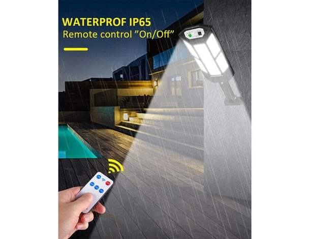 4x Lampione Faretto LED Solare Sensore Movimento Faro Esterno Telecomando...